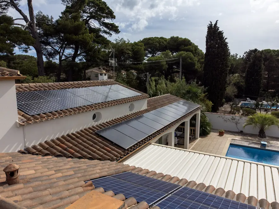Installation panneaux photovoltaïques FHE